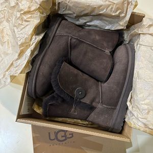 UGG Women’s Boot Bailey Button